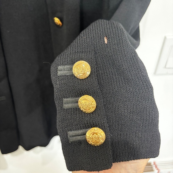 St. John Basics Black Blazer | Gold Buttons | Size 8 | Very Good Condition - Picture 4 of 5
